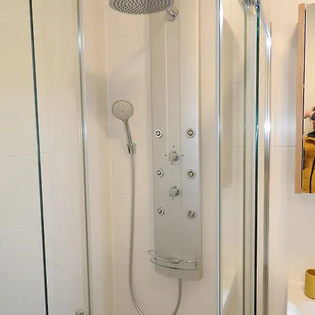 Wien Airport Apartment *